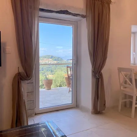 Dinateli House - Live Like A Local In Corfu *