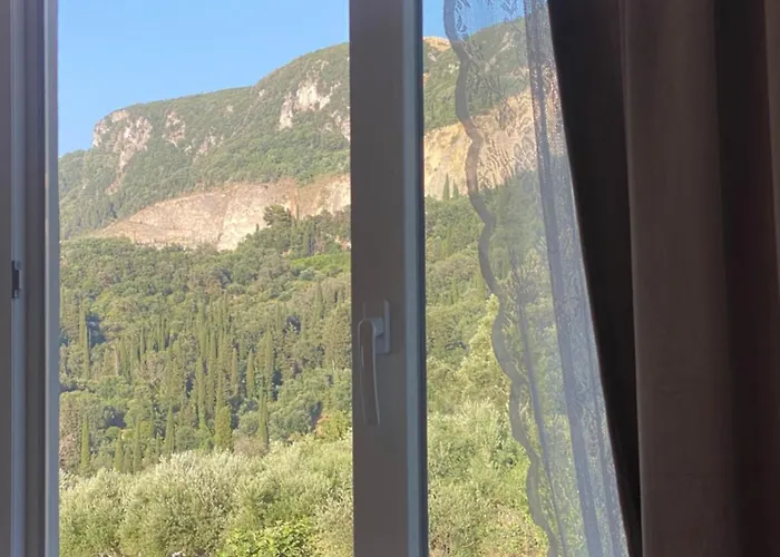 Dinateli - Live Like A Local In Corfu