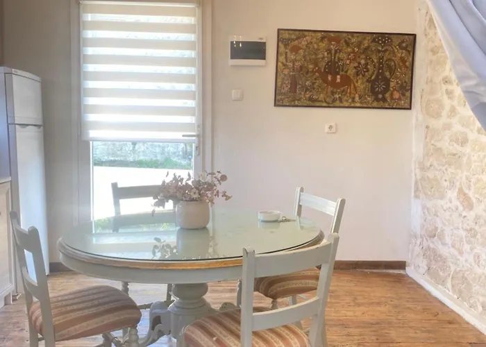 Dinateli - Live Like A Local In Corfu