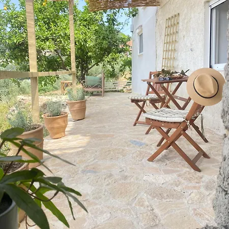 Dinateli - Live Like A Local In Corfu Feriehus